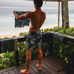 Chiller Scallop Boardshorts in Navy