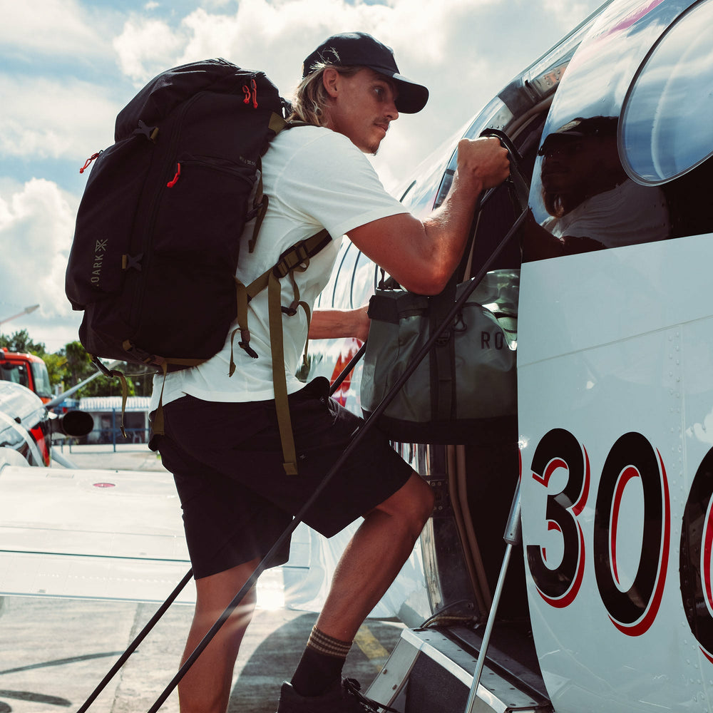 Layover Pro Traveler Shorts in Black