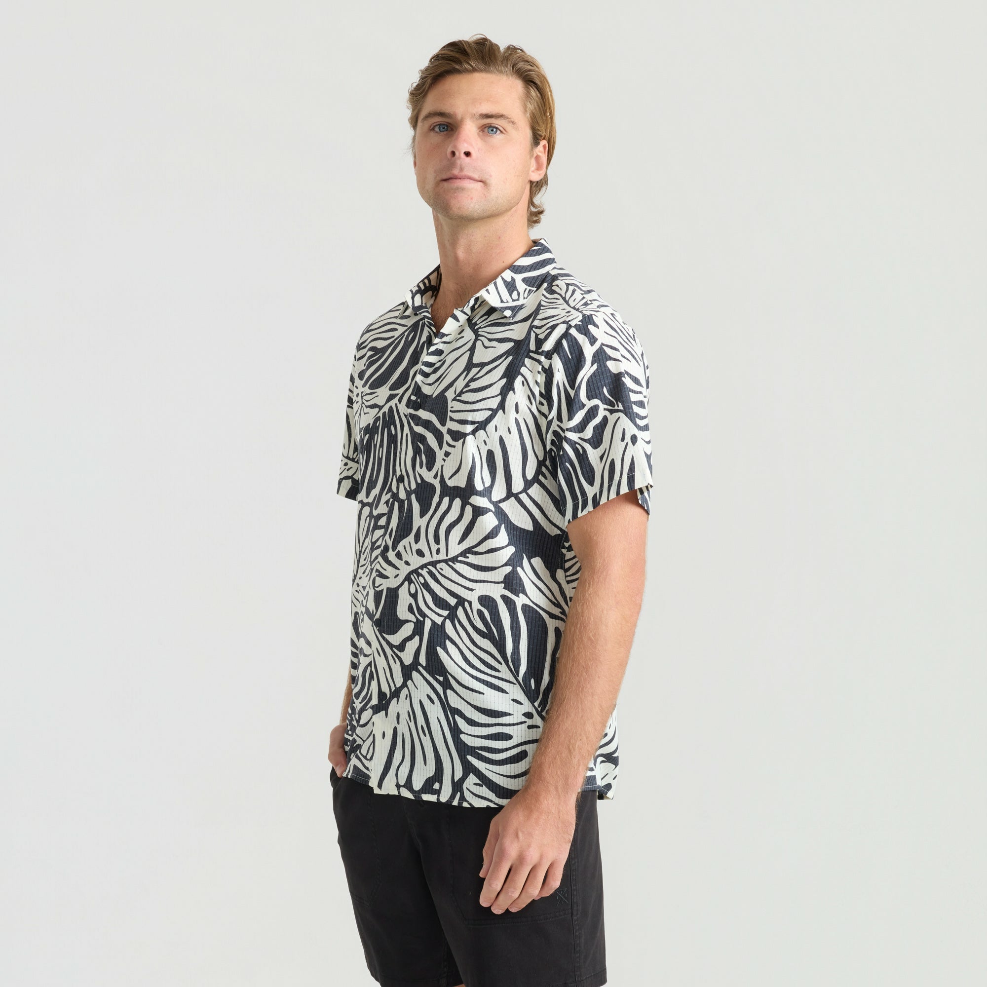 Bless Up Breathable Stretch Shirt in Black Monstera