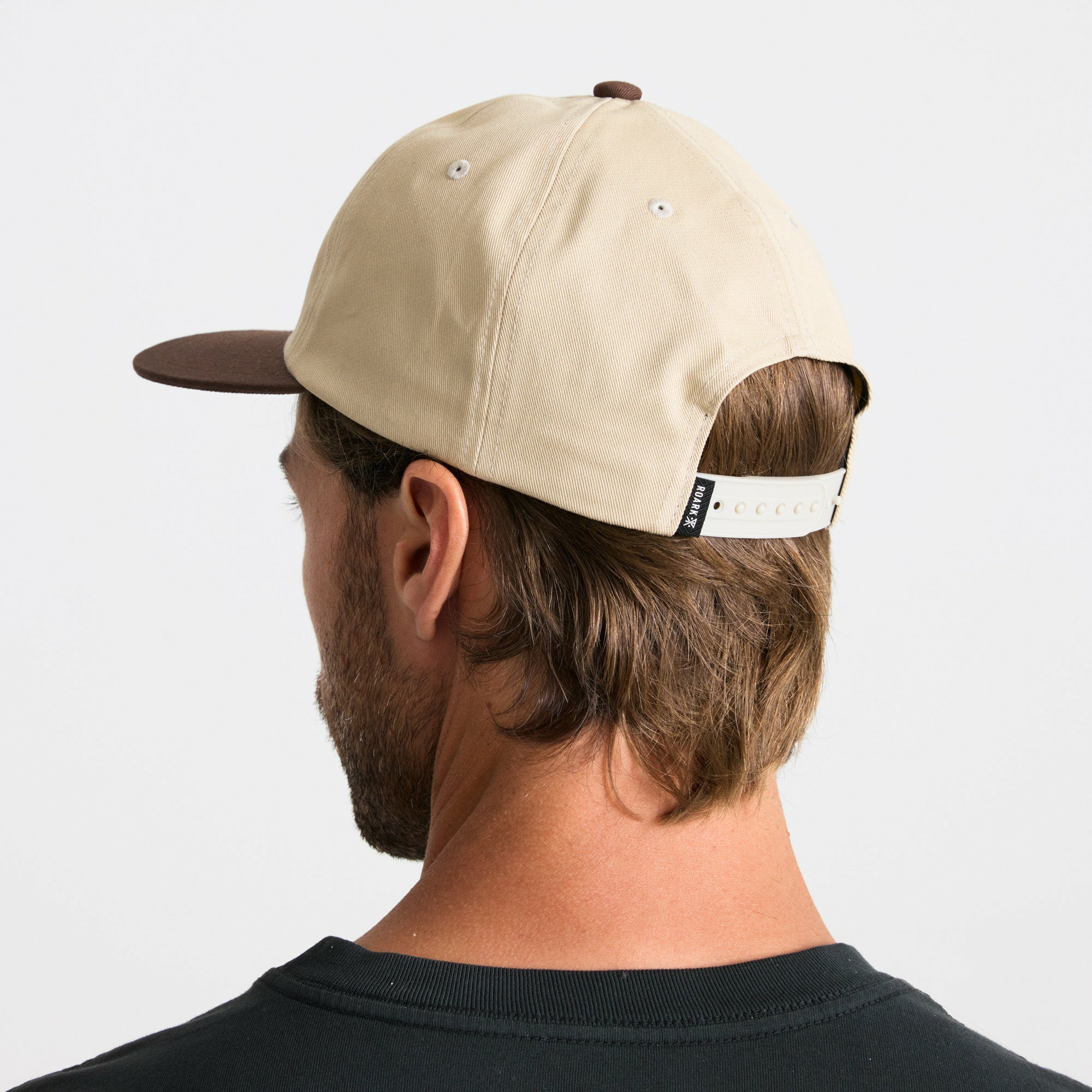 Venture Strapback Hat in Fossil