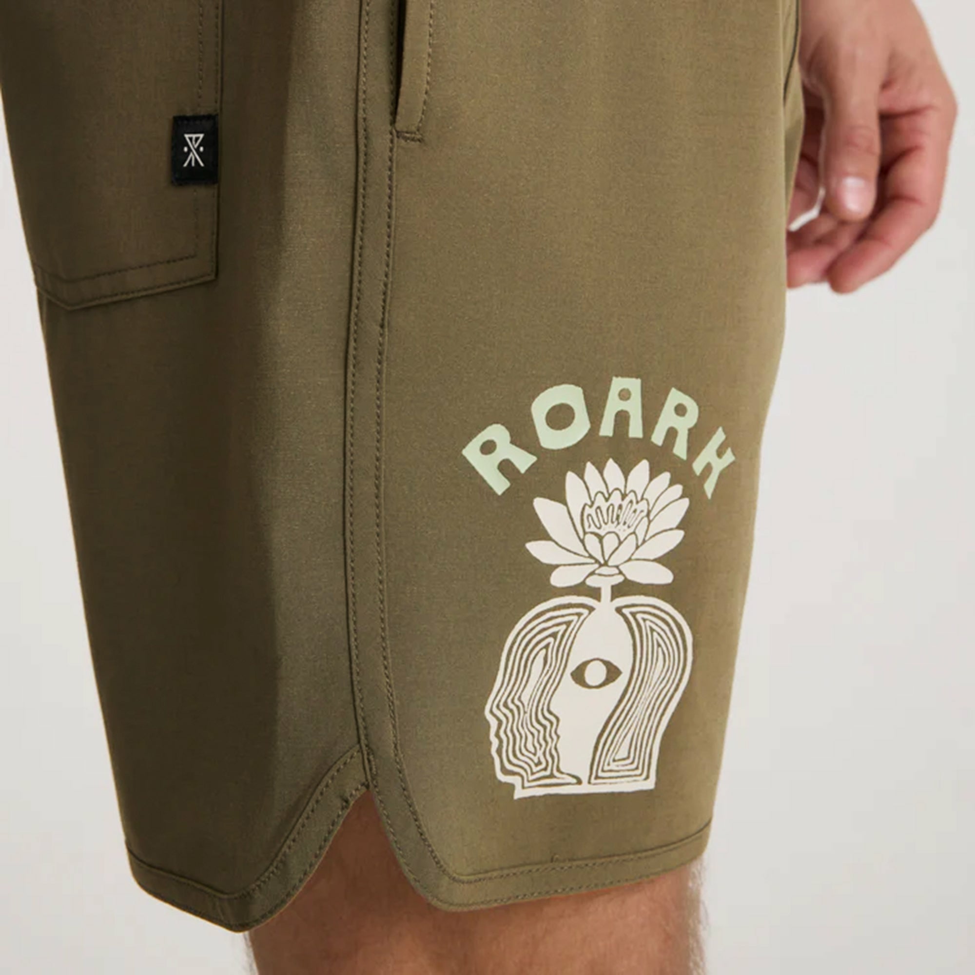 Chiller Scallop Boardshorts in Military