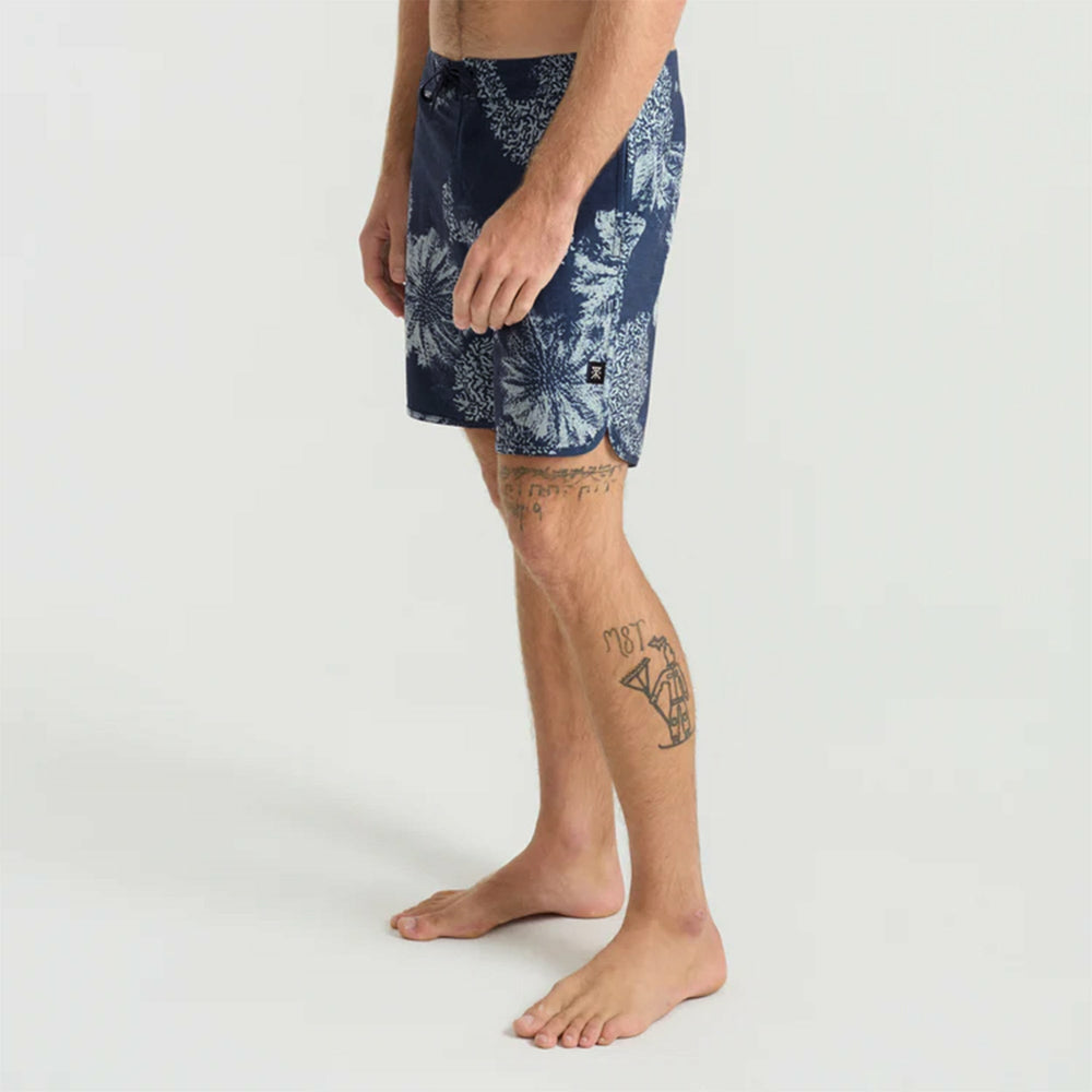 Chiller Scallop Boardshorts in Navy