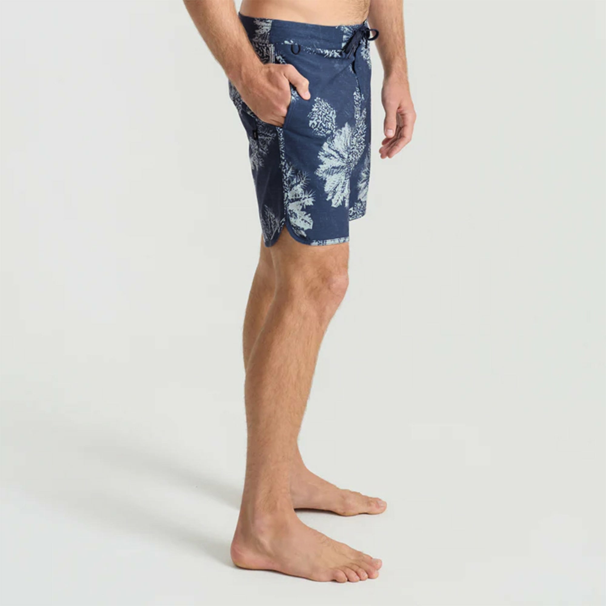 Chiller Scallop Boardshorts in Navy