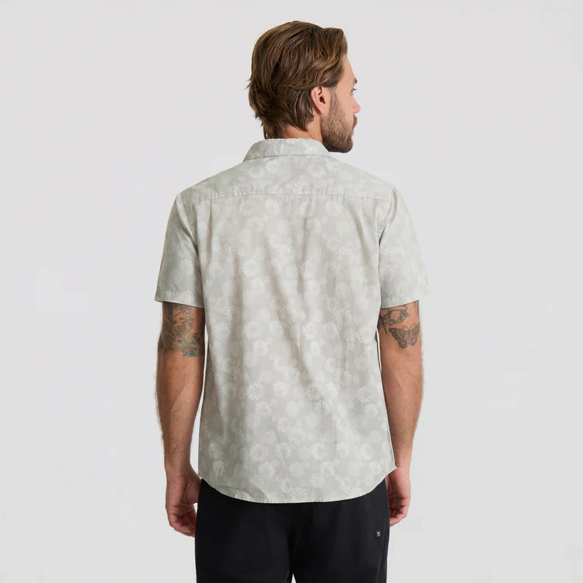 Journey Short Sleeve Button Up Shirt in Grey