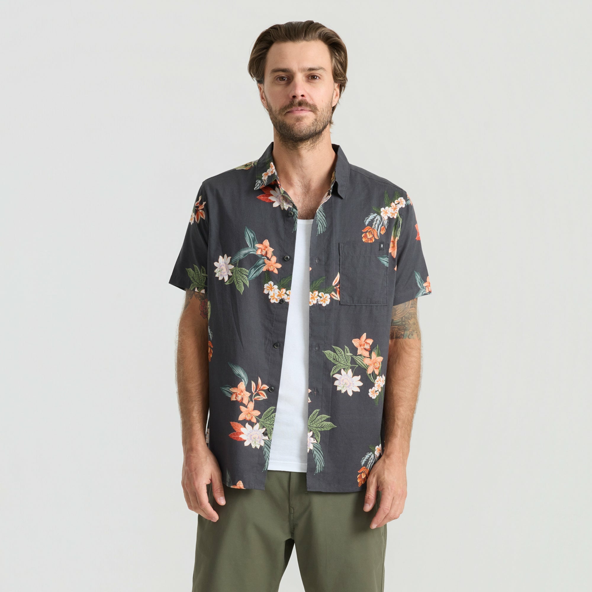 Journey Short Sleeve Button Up Shirt in Onyx
