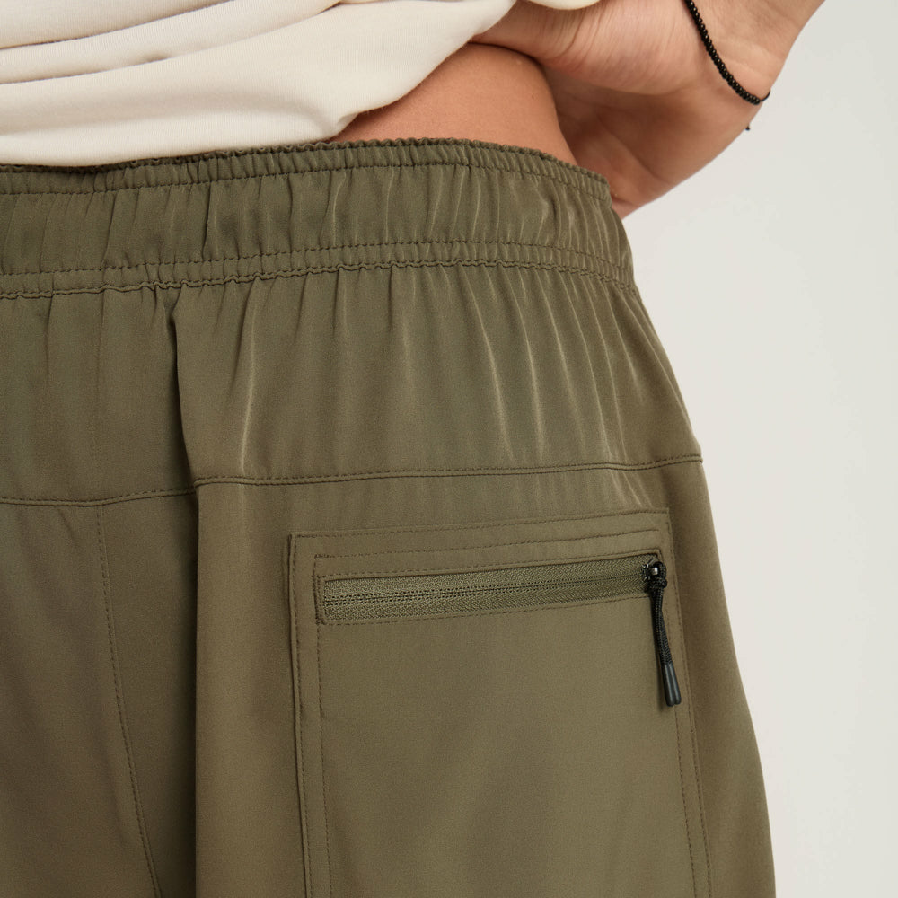 Serrano 7" Active Stretch Shorts in Military