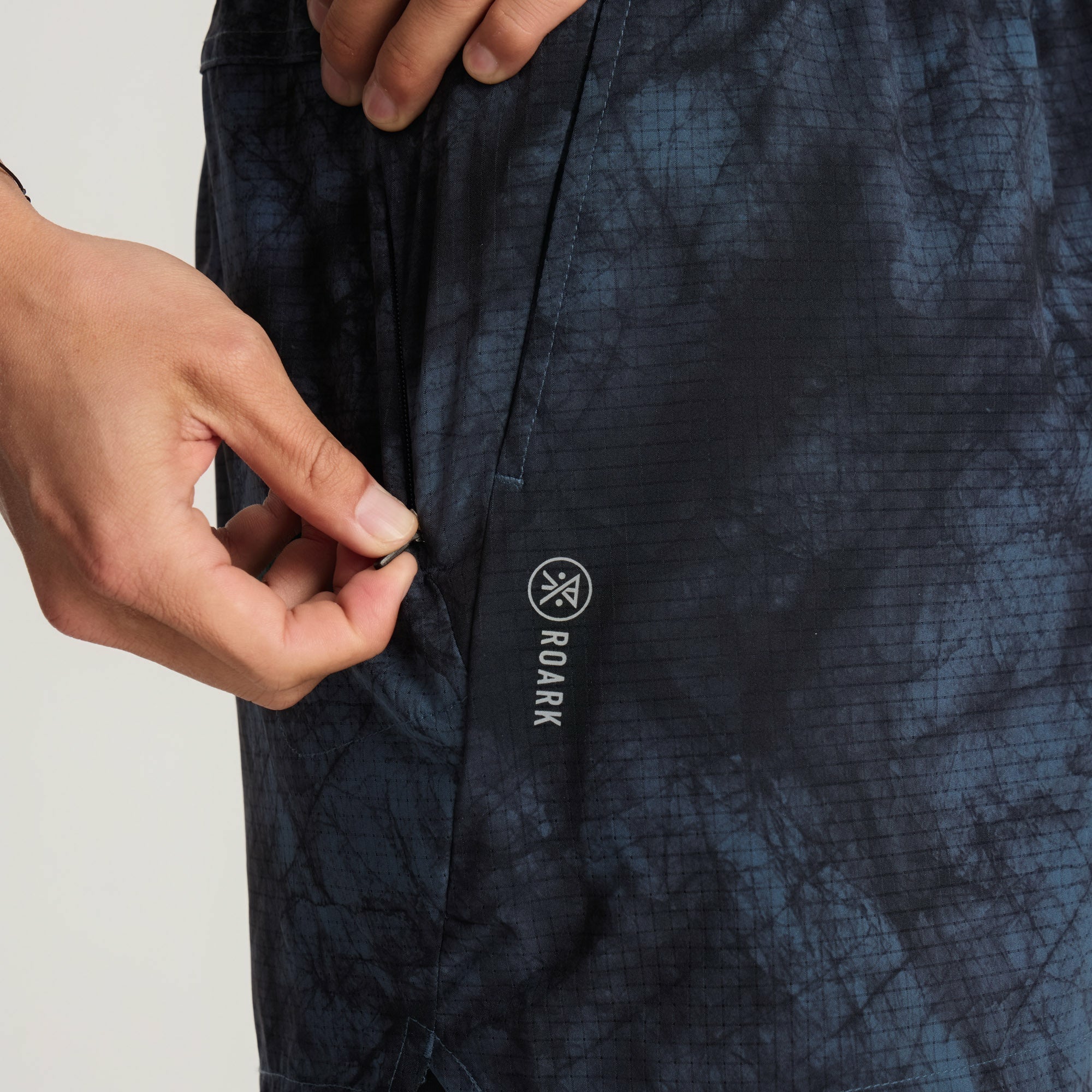 Bommer 3.5" Shorts in Navy Tie Dye