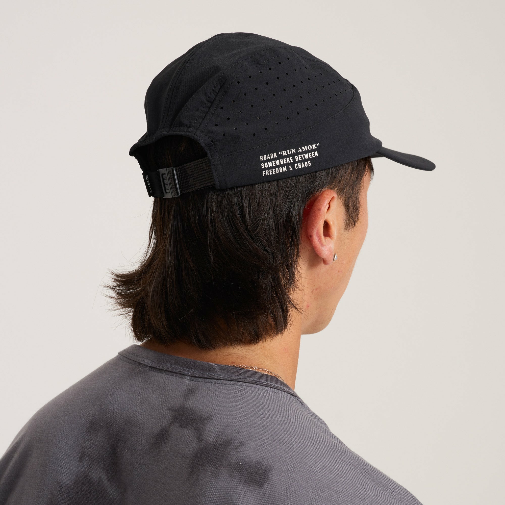 Alta Elite Run Hat Strapback Hat in Black