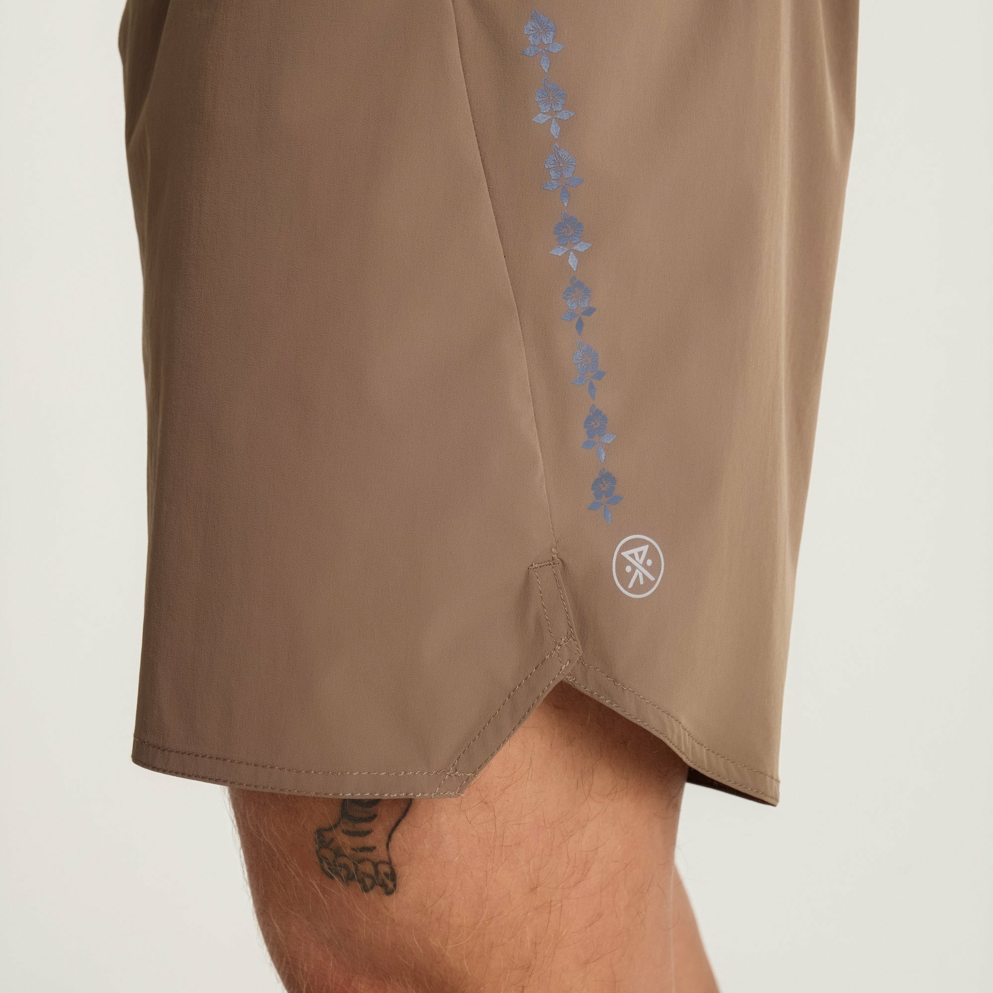 Alta 5" Shorts in Faded Brown