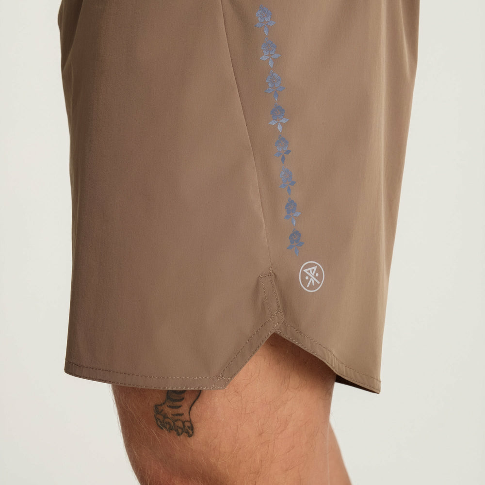 Alta 5" Shorts in Faded Brown