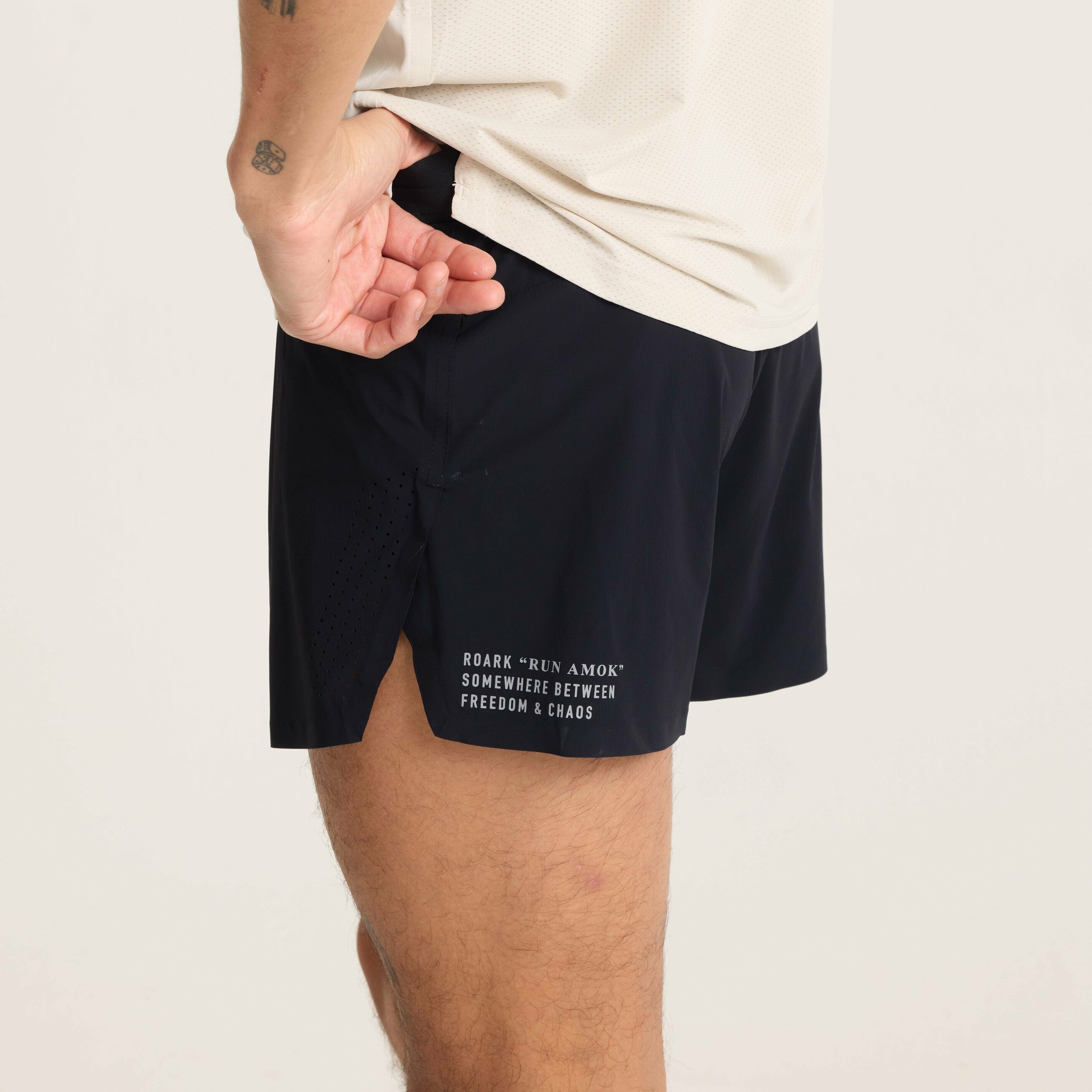 Alta Elite 3.5" Shorts in Black