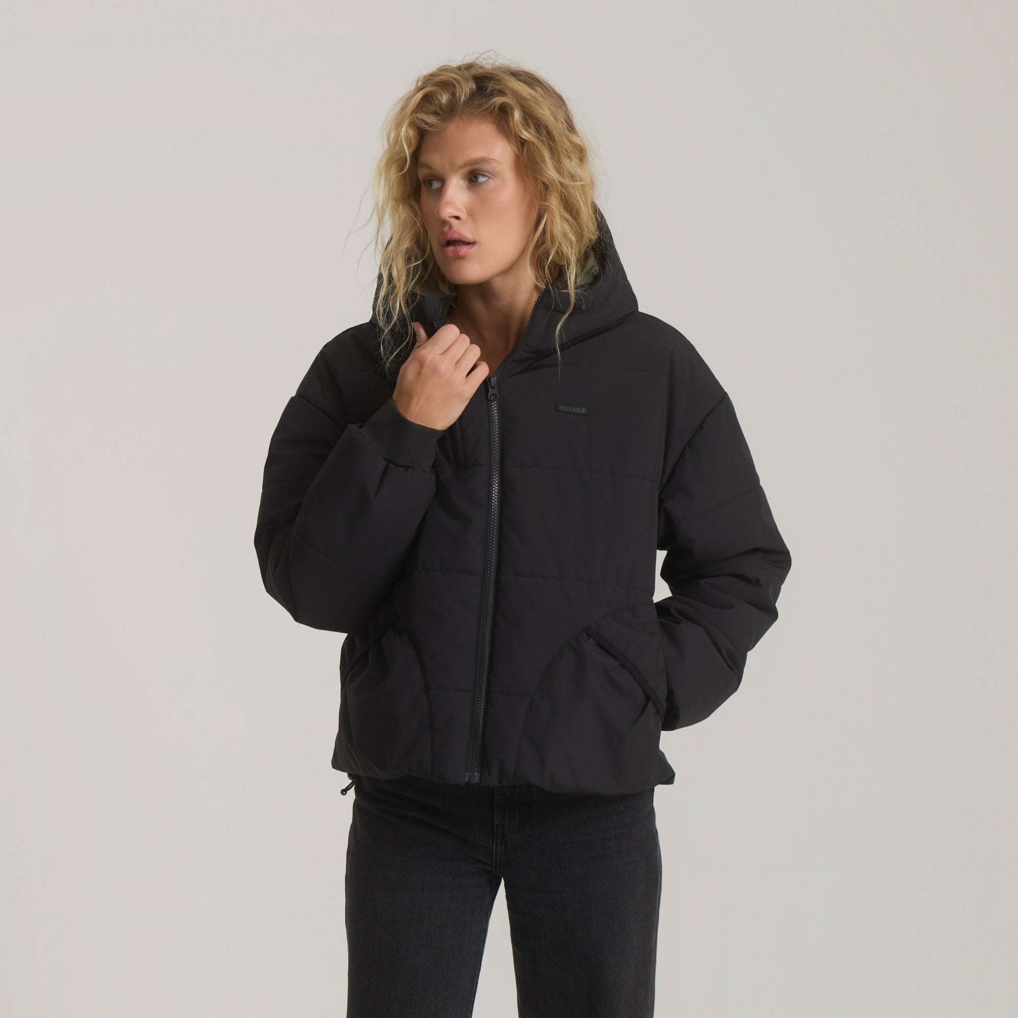 Hokkaido Puffer Jacket in Black