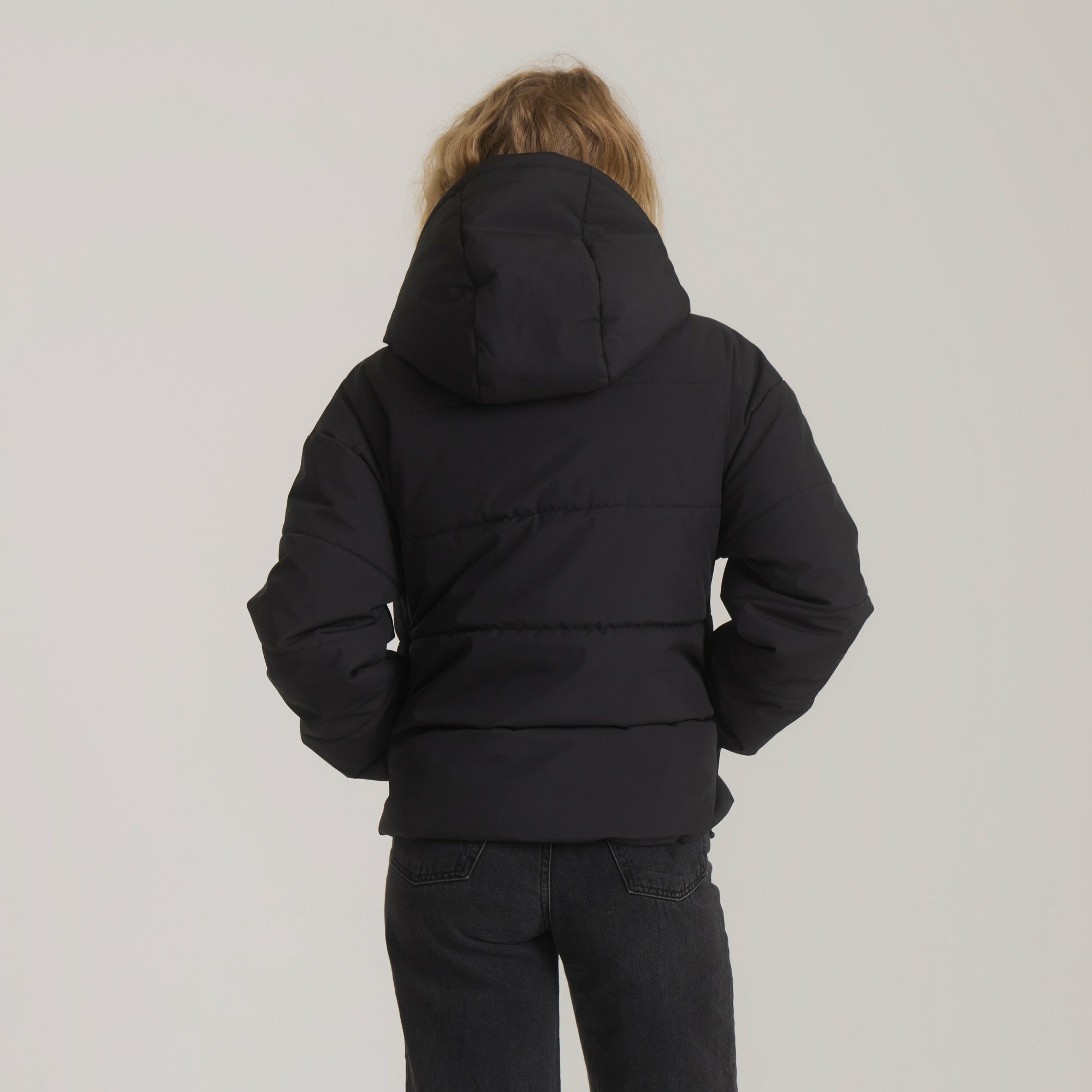 Hokkaido Puffer Jacket in Black